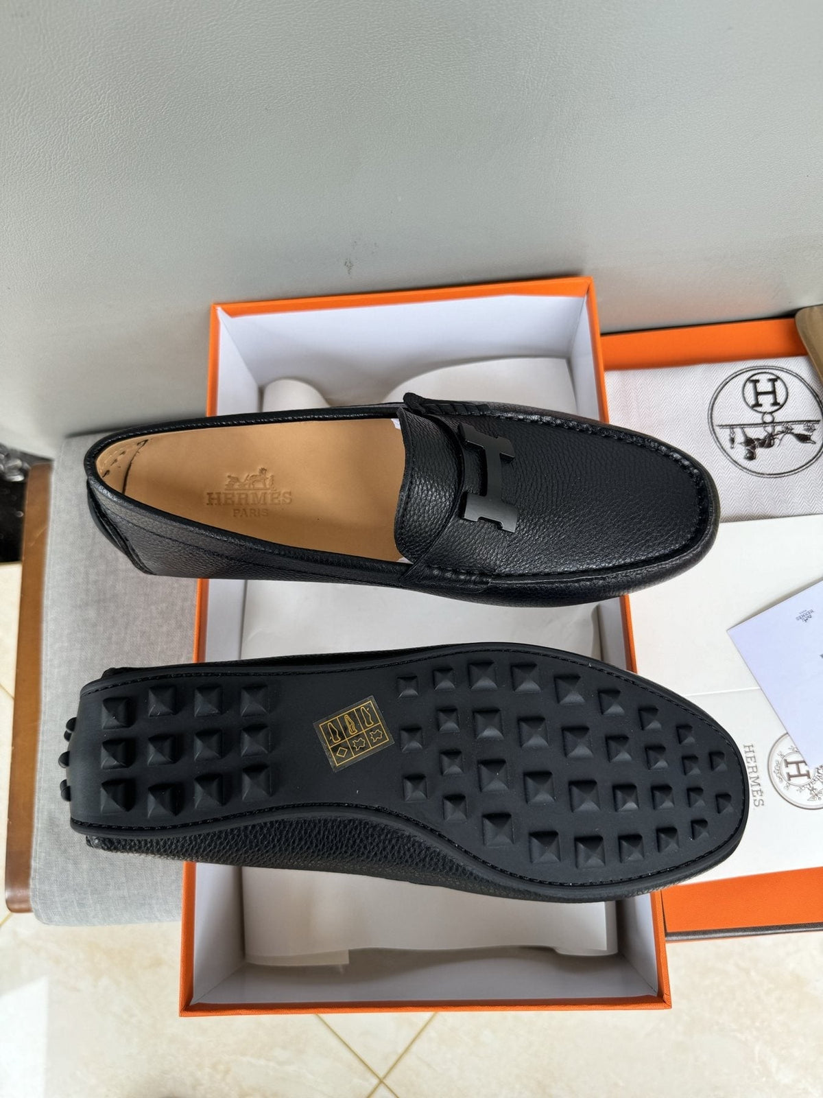 Hermès Men's Black H-Hardware Loafers - Driving-Shoe Sole